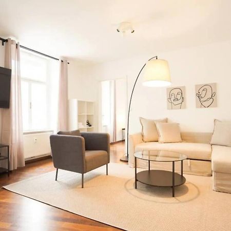 Апартаменты Authentic Austrian Flat In The South Of Vienna Мёдлинг Экстерьер фото