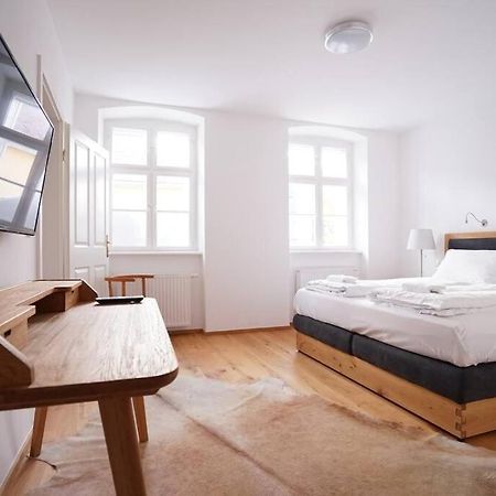 Апартаменты Authentic Austrian Flat In The South Of Vienna Мёдлинг Экстерьер фото