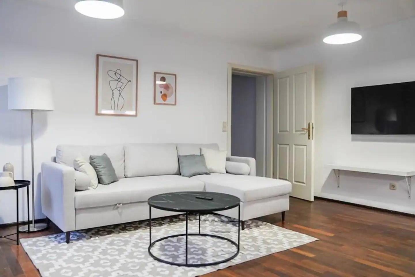 Апартаменты Authentic Austrian Flat In The South Of Vienna Мёдлинг Экстерьер фото