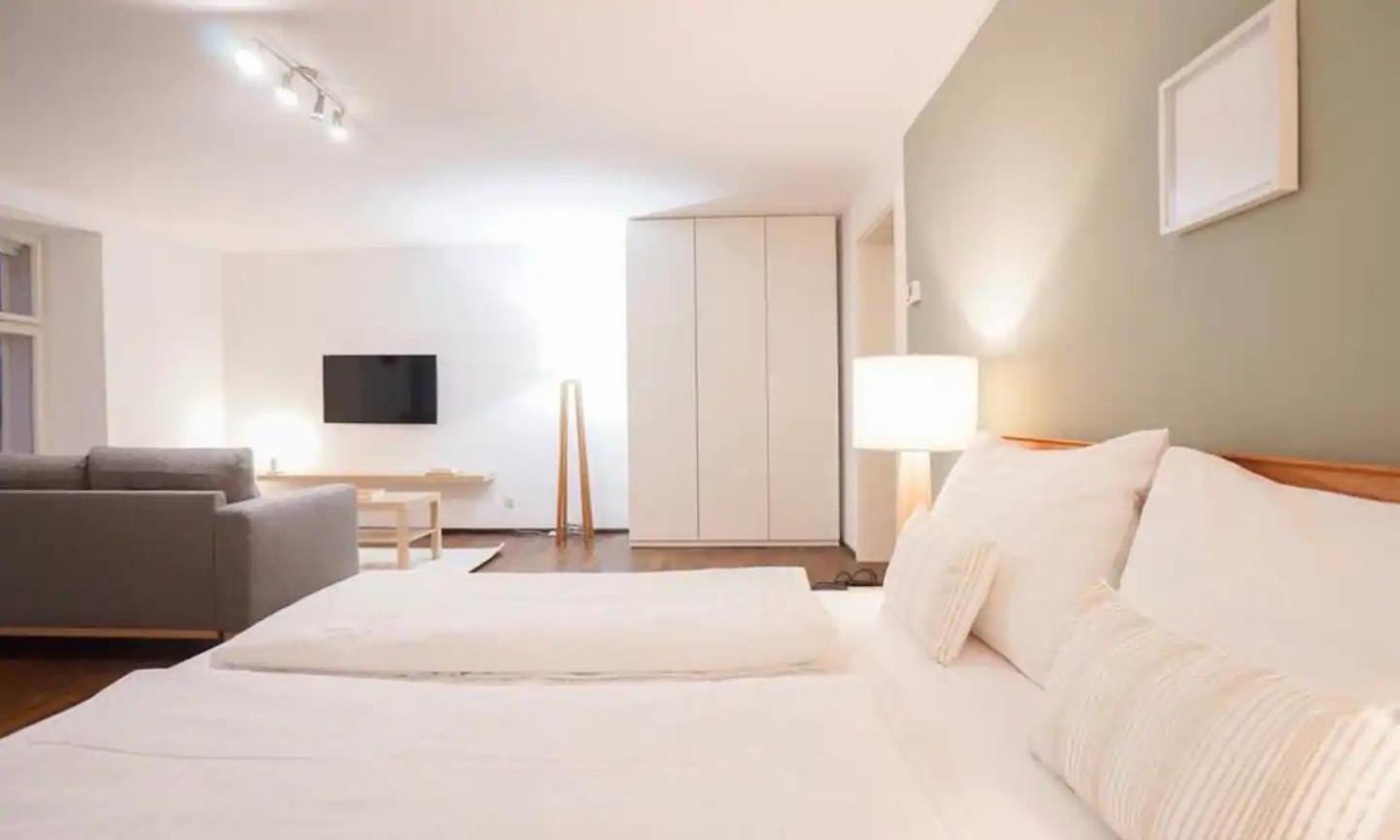Апартаменты Authentic Austrian Flat In The South Of Vienna Мёдлинг Экстерьер фото