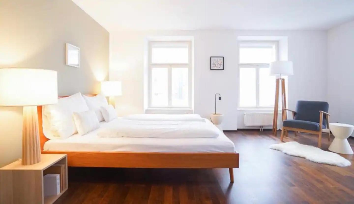 Апартаменты Authentic Austrian Flat In The South Of Vienna Мёдлинг Экстерьер фото